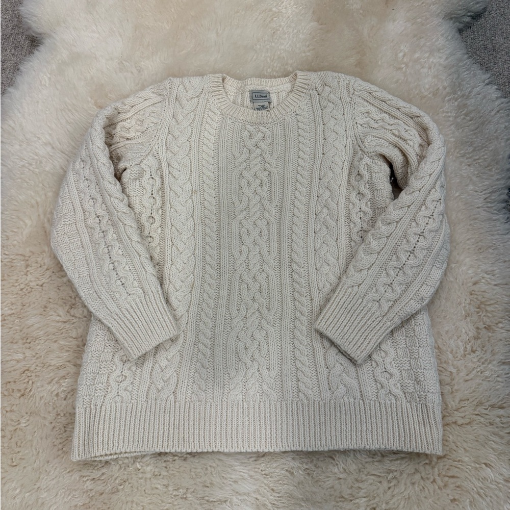 LL bean aren fisherman’s sweater made in Ireland 100% wool cable knit classic L